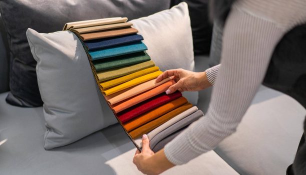Na jakie tkaniny obiciowe najlepiej się zdecydować – jednolite kolorowe czy wzorzyste? Nasze wskazówki