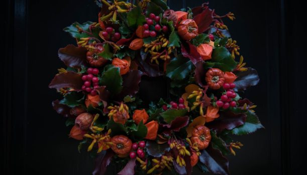 Jak zrobić wianek na drzwiach krok po kroku?